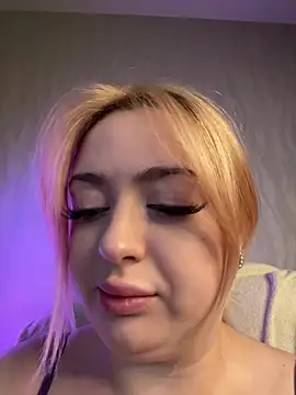 KellyMoors online show from 04-14-26, 01:32