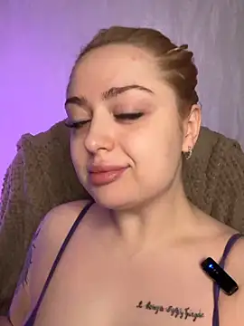 KellyMoors online show from 03-26-26, 01:26