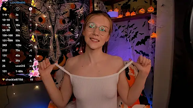 lyra thenymph online show from 10-24-25, 10:36