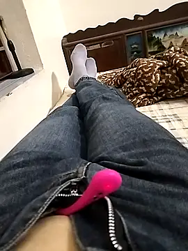 Lili 2love online show from 11-04-25, 01:31