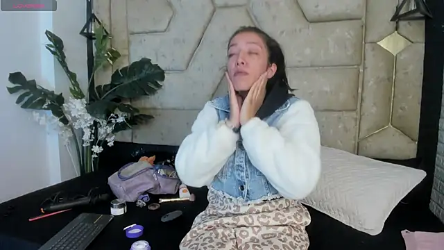 Julieta Slav3 online show from 05-06-26, 08:02
