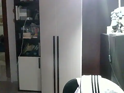 Snapshot of La_Psicologa69 chatting on 10-29-25, 04:39 La Psicologa69 online show from 10-29-25, 04:39