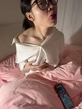 Snapshot of taotaobo chatting on 03-10-26, 02:43 taotaobo online show from 03-10-26, 02:43