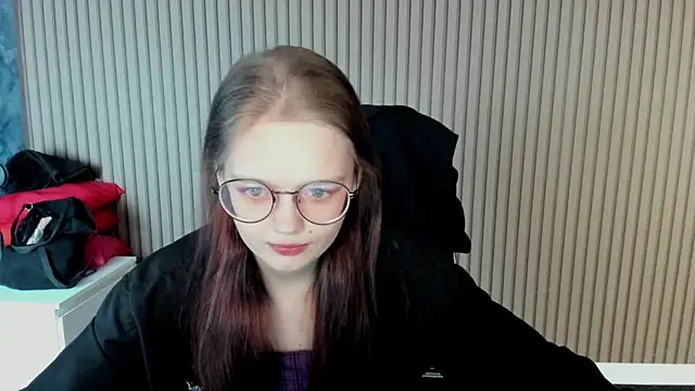 Snapshot of shy_elina01 chatting on 10-07-25, 10:38 shy elina01 online show from 10-07-25, 10:38