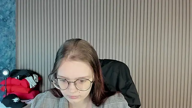 Snapshot of shy_elina01 chatting on 10-06-25, 10:27 shy elina01 online show from 10-06-25, 10:27