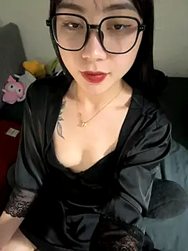 Linh5790 online show from 10-20-25, 01:00