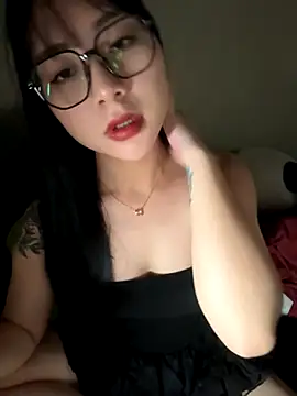 Linh5790 online show from 10-19-25, 04:59