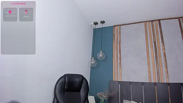 Snapshot of Ana_coral chatting on 10-18-25, 02:57 Ana coral online show from 10-18-25, 02:57