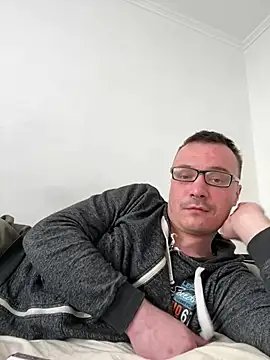 viktor1992-1-1 online show from 03-07-26, 10:32