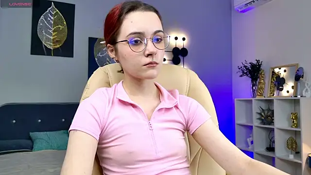 ElizabethMilller  online show from 11-18-25, 09:51