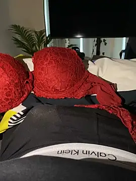 BBC 05 01 online show from 11-28-25, 01:33