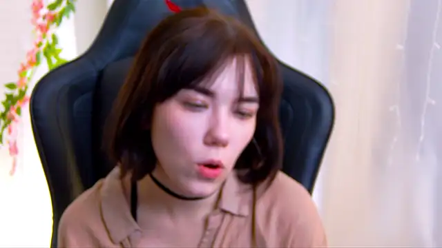 Kelly foox online show from 10-19-25, 09:01