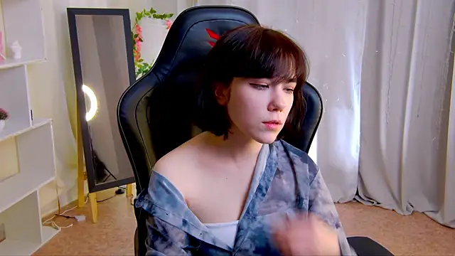 Kelly foox online show from 10-21-25, 09:19