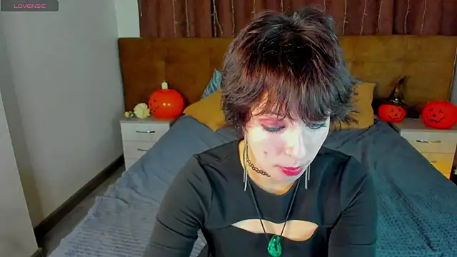 Sara Frayer online show from 10-29-25, 10:03