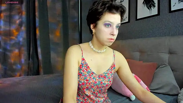 Sara Frayer online show from 11-10-25, 01:10