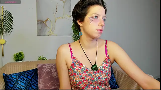 Sara Frayer online show from 11-18-25, 09:12