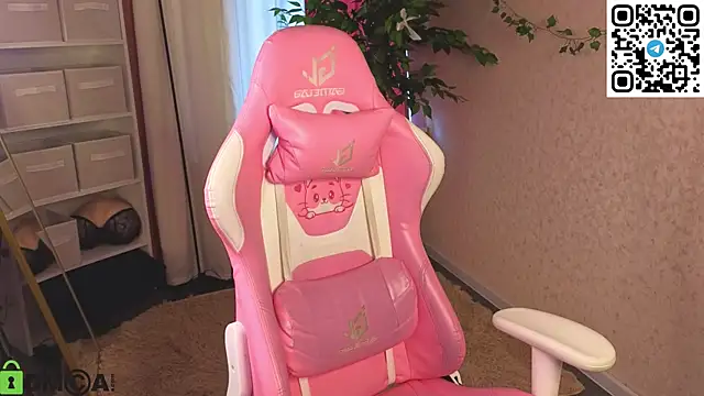 L1na Reeds online show from 04-15-26, 01:11