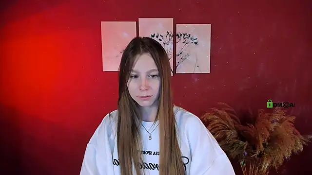 Snapshot of esme_moore_ chatting on 10-10-25, 08:48 esme moore  online show from 10-10-25, 08:48