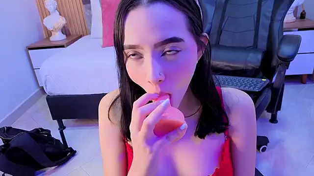 Snapshot of angel__kiss chatting on 10-20-25, 11:55 angel  kiss online show from 10-20-25, 11:55