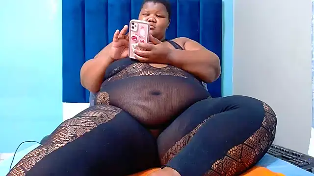 LadyBear2002 online show from 07-15-26, 08:05