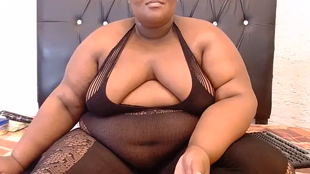 LadyBear2002 online show from 06-06-26, 04:34