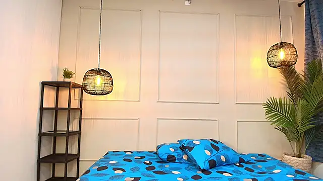 Nikki Vesper online show from 10-30-25, 12:03