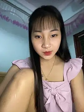 Snapshot of banlinh004 chatting on 10-28-25, 02:16 banlinh004 online show from 10-28-25, 02:16