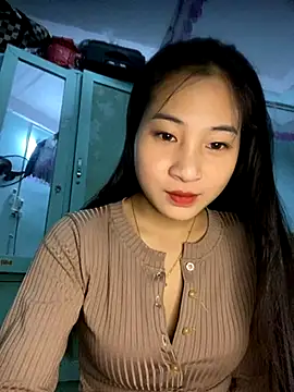 Snapshot of banlinh004 chatting on 12-04-25, 01:10 banlinh004 online show from 12-04-25, 01:10