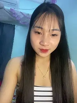 Snapshot of banlinh004 chatting on 02-05-26, 03:30 banlinh004 online show from 02-05-26, 03:30