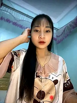 Snapshot of banlinh004 chatting on 11-18-25, 05:22 banlinh004 online show from 11-18-25, 05:22
