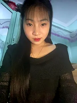 Snapshot of banlinh004 chatting on 12-19-25, 02:41 banlinh004 online show from 12-19-25, 02:41