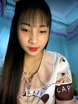Snapshot of banlinh004 chatting on 11-14-25, 01:15 banlinh004 online show from 11-14-25, 01:15