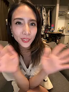 Snapshot of rena_rena_rena chatting on 10-02-25, 03:15 rena rena rena online show from 10-02-25, 03:15