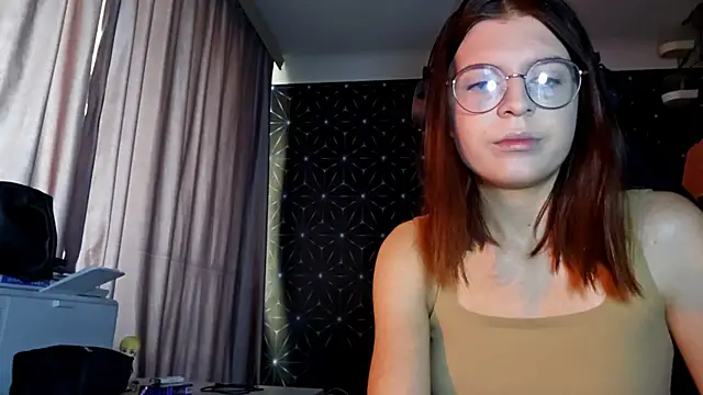 Snapshot of LissaKradfer chatting on 10-14-25, 05:19 LissaKradfer online show from 10-14-25, 05:19