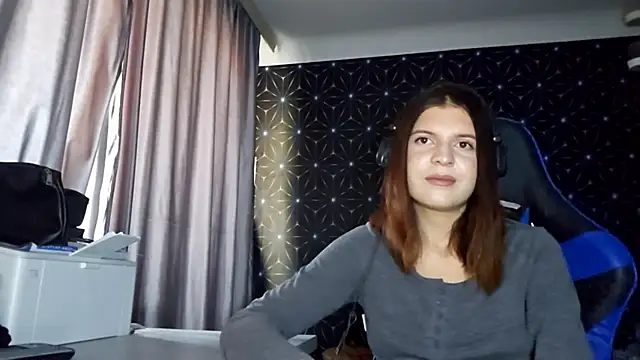 Snapshot of LissaKradfer chatting on 10-22-25, 07:41 LissaKradfer online show from 10-22-25, 07:41