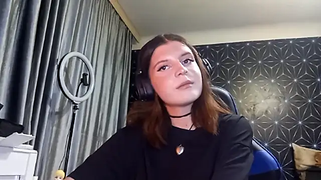 Snapshot of LissaKradfer chatting on 10-03-25, 01:12 LissaKradfer online show from 10-03-25, 01:12