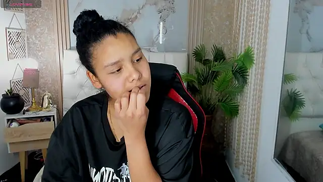 AriaVega online show from 03-30-26, 12:50