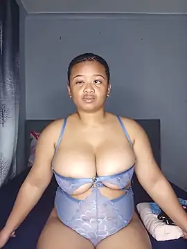 Sultrytits6 online show from 06-18-26, 09:31