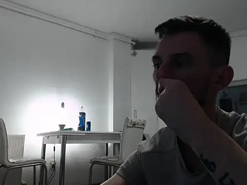 Snapshot of Tom_michaelx chatting on 10-02-25, 04:32 Tom michaelx online show from 10-02-25, 04:32