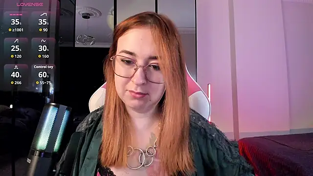 Snapshot of MissNyrra chatting on 10-11-25, 02:29 MissNyrra online show from 10-11-25, 02:29