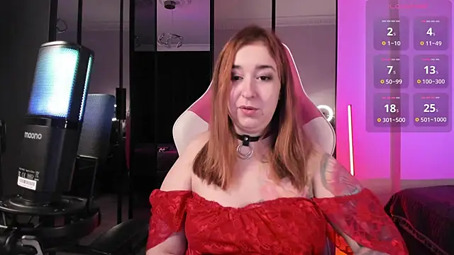 Snapshot of MissNyrra chatting on 10-07-25, 11:00 MissNyrra online show from 10-07-25, 11:00