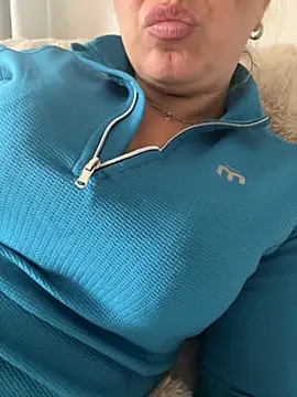 Daiana Andra online show from 10-21-25, 11:53