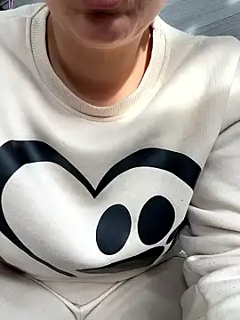 Daiana Andra online show from 12-15-25, 09:59