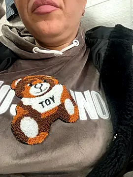 Daiana Andra online show from 10-14-25, 02:50