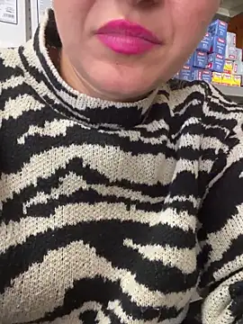 Daiana Andra online show from 10-18-25, 10:28