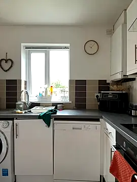 MimiMaee online show from 11-18-25, 10:07