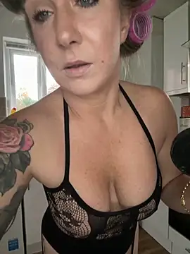 MimiMaee online show from 11-03-25, 07:57