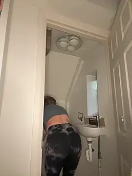 MimiMaee online show from 11-02-25, 04:56