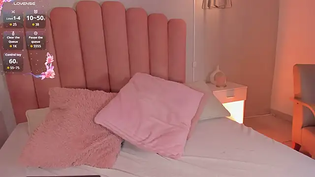 mara swan  online show from 12-16-25, 07:29