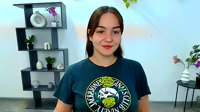 Snapshot of OliviaMontgommery chatting on 10-17-25, 05:11 OliviaMontgommery online show from 10-17-25, 05:11